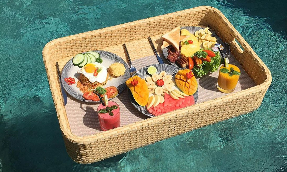 Floating Breakfast Greece | Δίσκος σερβιρίσματος πρωινού στην πισίνα